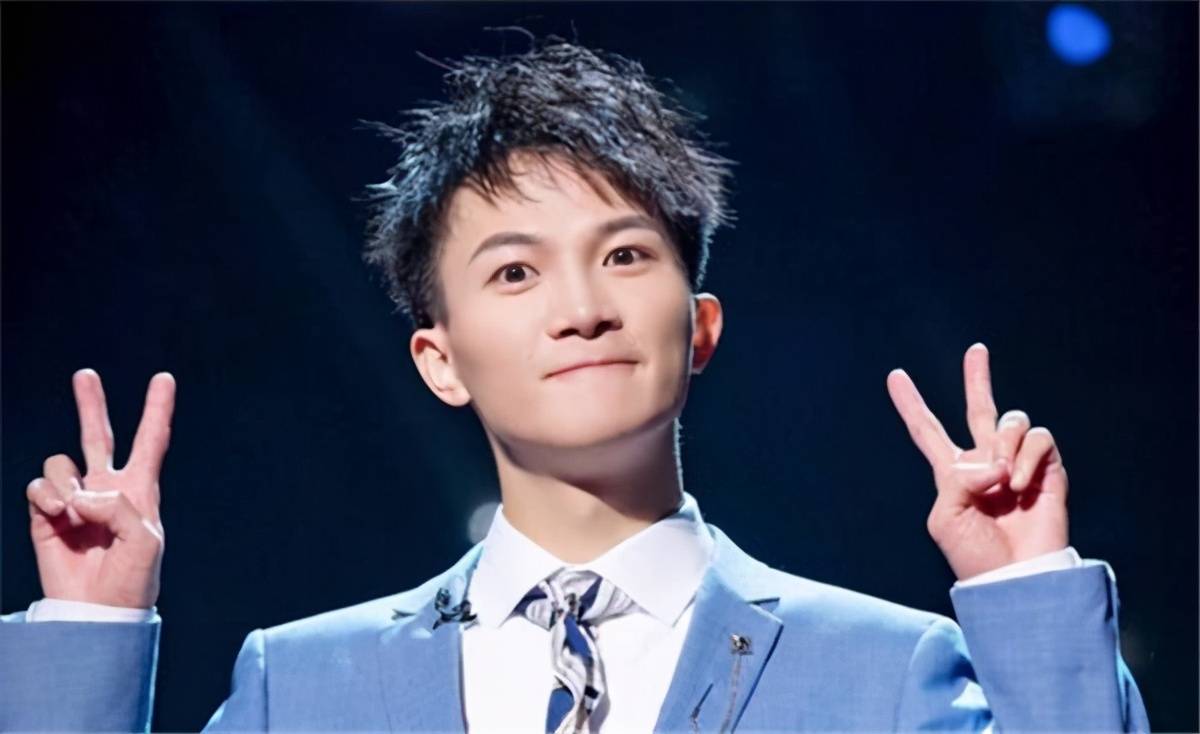 周深是男的还是女的